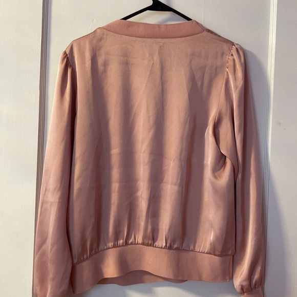 **FINAL CHANCE**Express pink satin V neck shirt - Picture 5 of 6